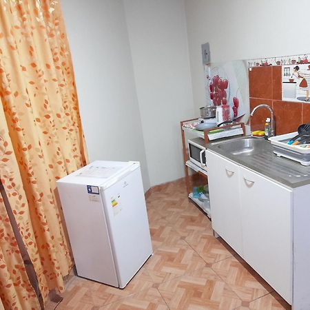 Отель Travel House Ика Экстерьер фото